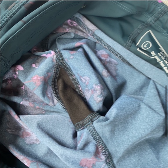 Sweaty Betty Large Cropped Zero Gravity Leggings - Picture 4 of 7